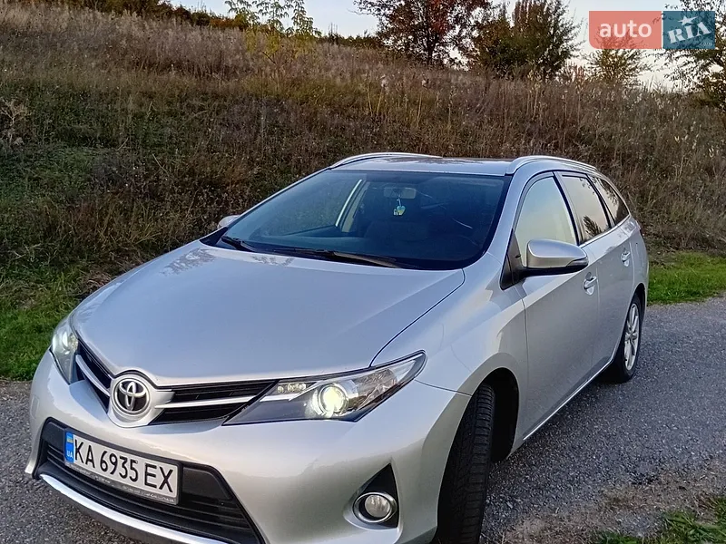 Toyota Auris 2014