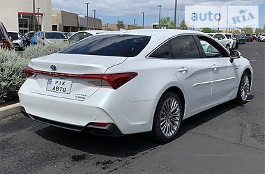 Седан Toyota Avalon 2019 в 
