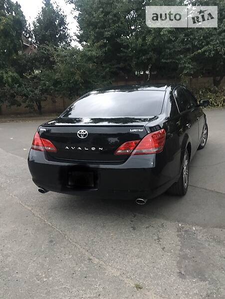Седан Toyota Avalon 2008 в Киеве