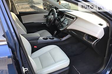 Седан Toyota Avalon 2013 в 
