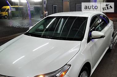 Седан Toyota Avalon 2015 в 
