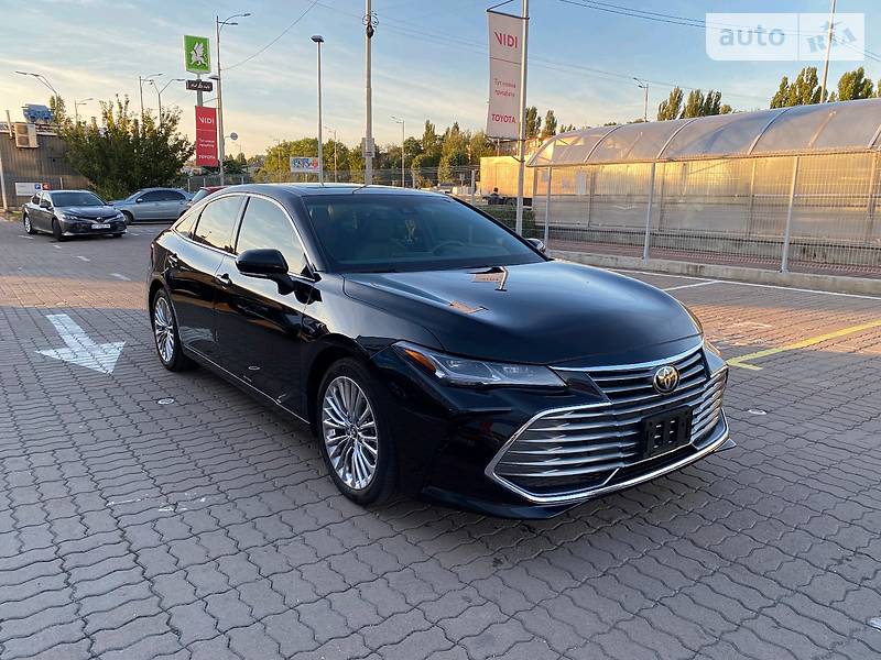 Седан Toyota Avalon 2018 в Благовещенском