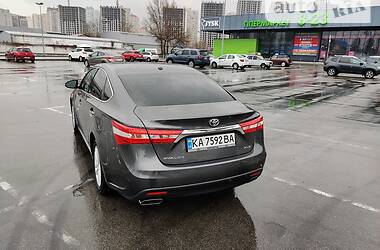 Седан Toyota Avalon 2015 в Киеве