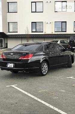 Седан Toyota Avalon 2006 в Луцке