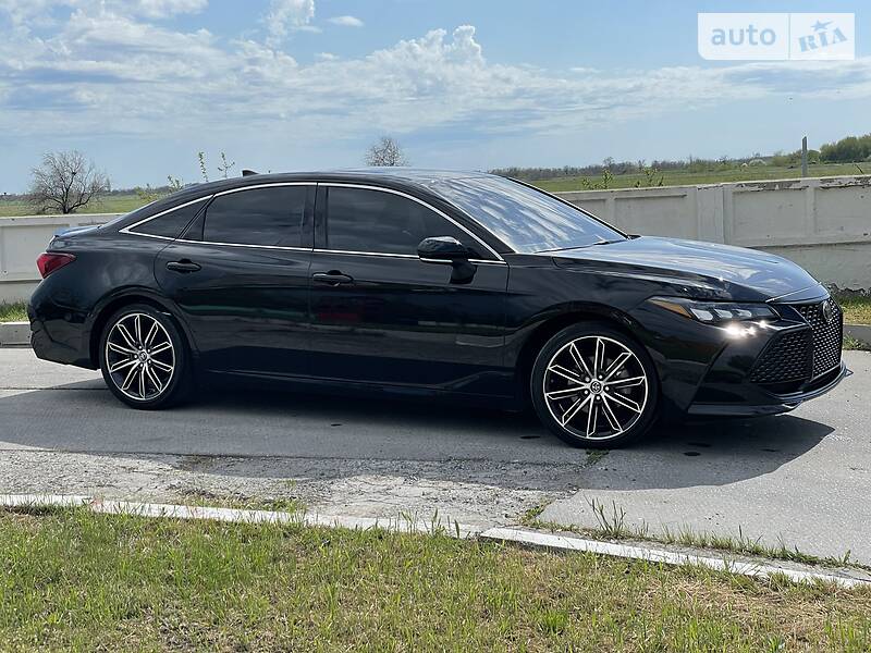 Седан Toyota Avalon 2018 в Одесі