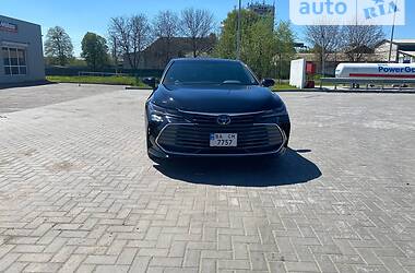 Седан Toyota Avalon 2018 в Киеве