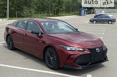 Седан Toyota Avalon 2019 в Сумах