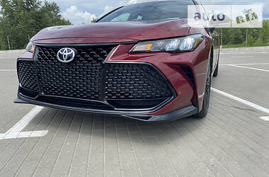 Седан Toyota Avalon 2019 в Сумах