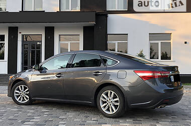 Седан Toyota Avalon 2013 в Киеве