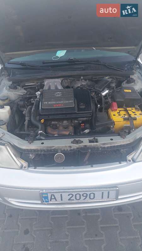 Седан Toyota Avalon 2002 в Киеве