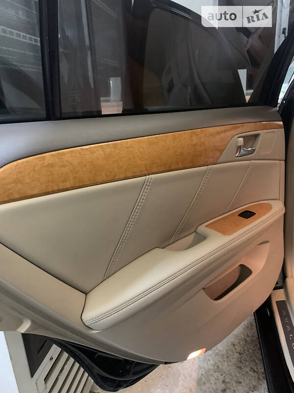 Седан Toyota Avalon 2007 в Киеве