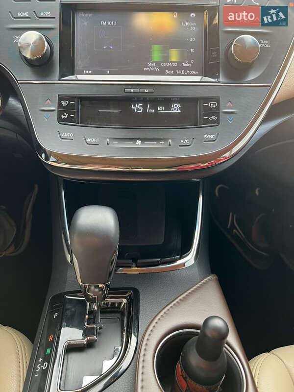 Седан Toyota Avalon 2017 в Кам'янському