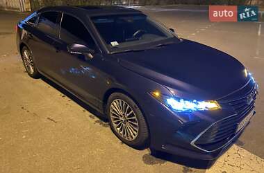 Седан Toyota Avalon 2019 в Киеве