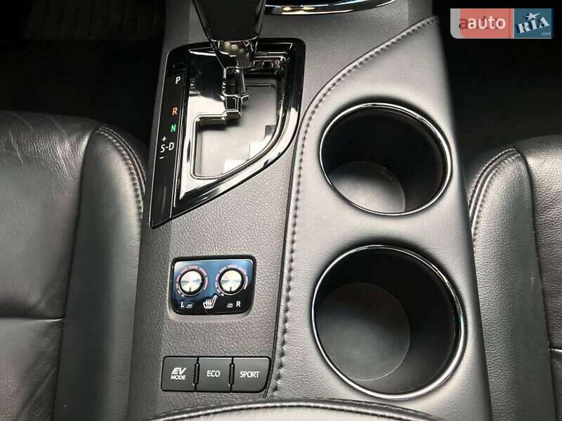 Седан Toyota Avalon 2016 в Львові