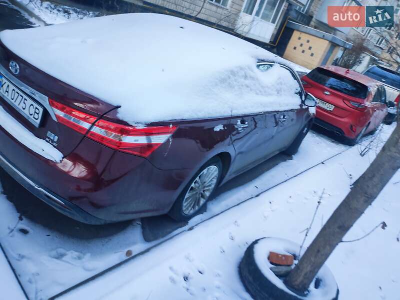Седан Toyota Avalon 2013 в Киеве
