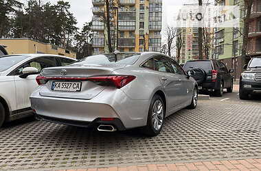 Седан Toyota Avalon 2019 в Киеве