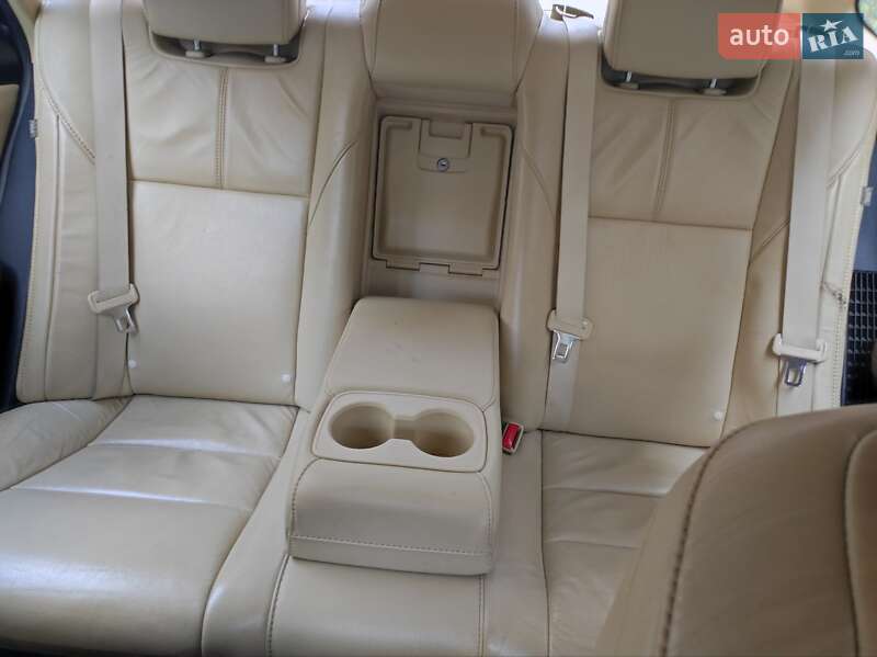 Седан Toyota Avalon 2013 в Киеве
