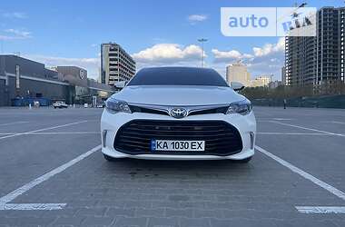 Седан Toyota Avalon 2015 в Киеве