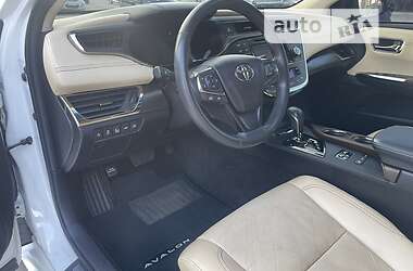 Седан Toyota Avalon 2015 в Киеве