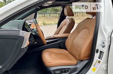 Седан Toyota Avalon 2021 в 