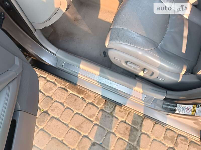 Седан Toyota Avalon 2007 в Львове