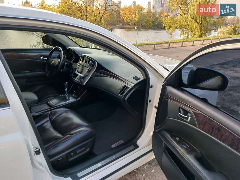 Седан Toyota Avalon 2010 в Києві