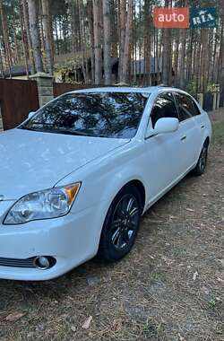 Седан Toyota Avalon 2008 в Киеве