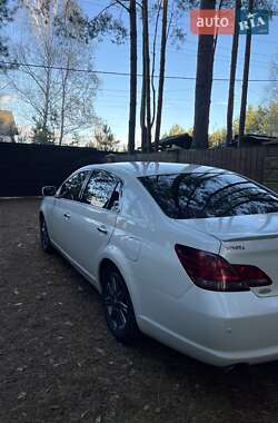 Седан Toyota Avalon 2008 в Киеве