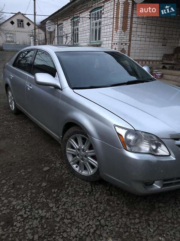Седан Toyota Avalon 2006 в Теплике