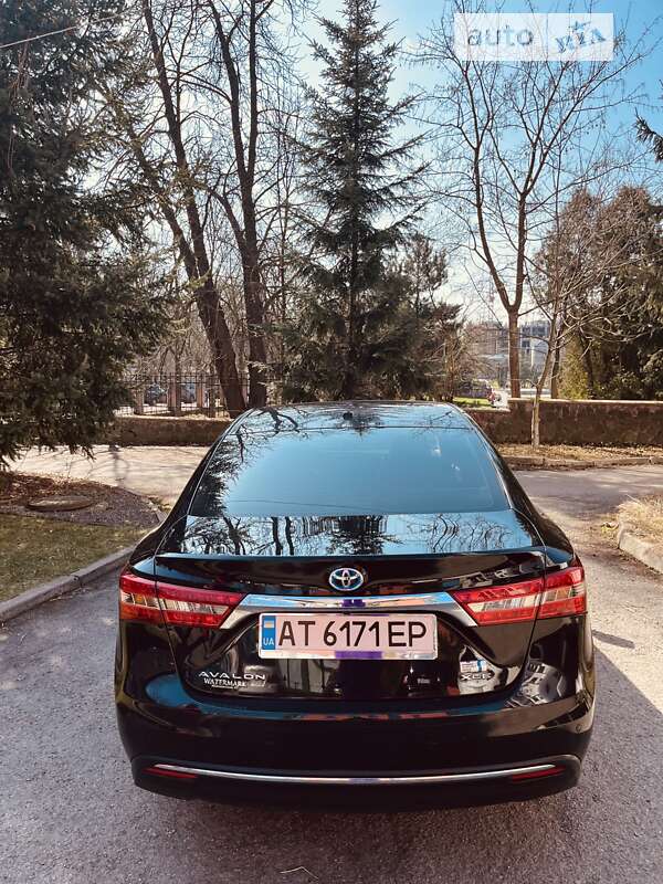 Седан Toyota Avalon 2017 в Ивано-Франковске