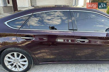 Седан Toyota Avalon 2013 в Золочеве