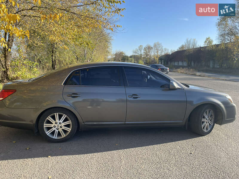 Седан Toyota Avalon 2006 в Дніпрі