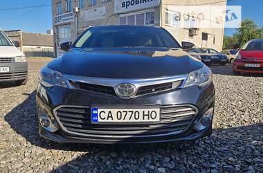 Седан Toyota Avalon 2013 в Смілі