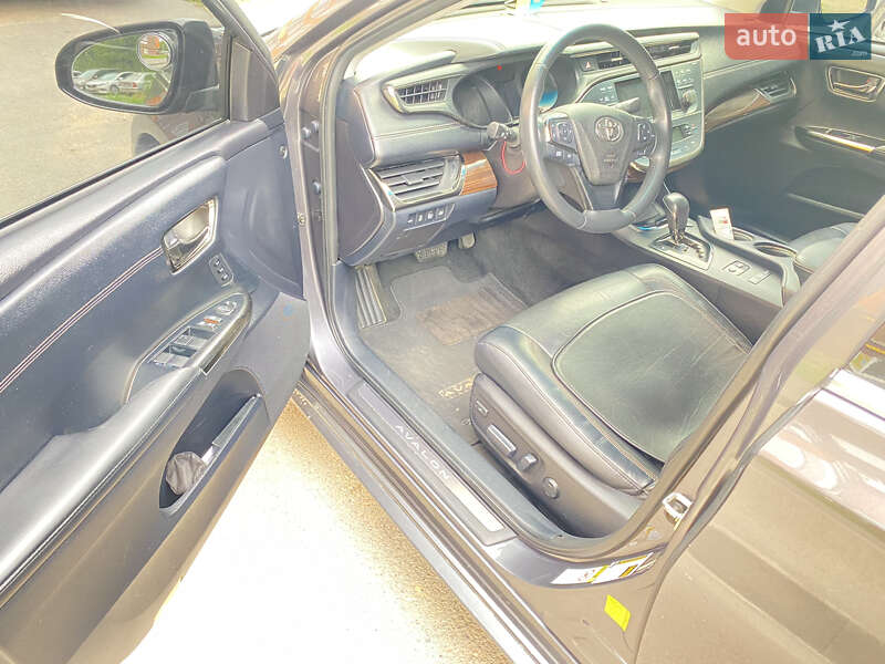 Седан Toyota Avalon 2014 в Виннице