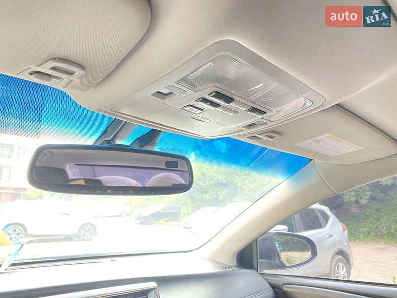 Седан Toyota Avalon 2014 в Виннице