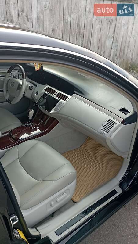 Седан Toyota Avalon 2007 в Куликівці
