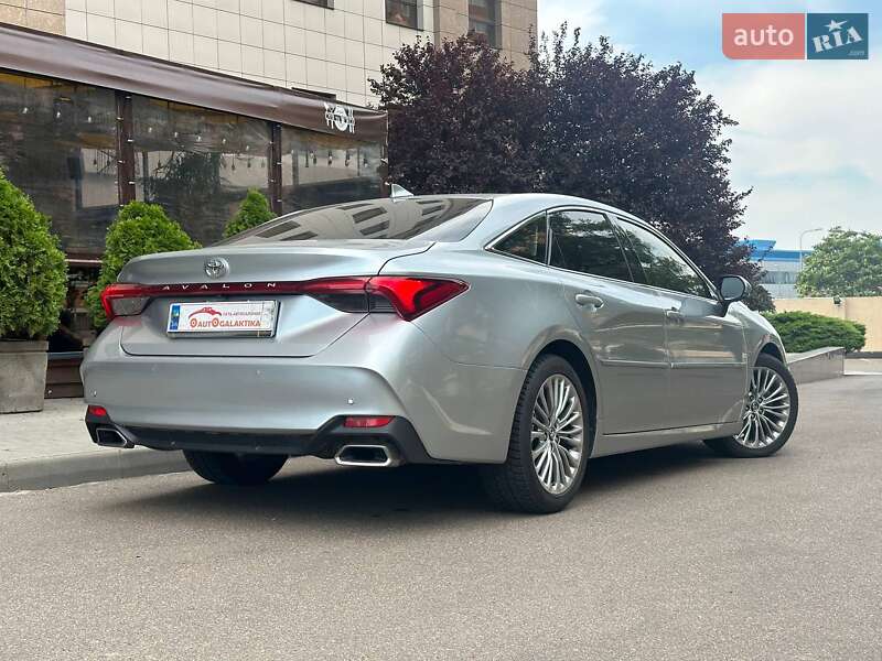 Седан Toyota Avalon 2018 в Одессе