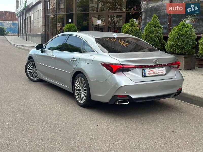 Седан Toyota Avalon 2018 в Одессе