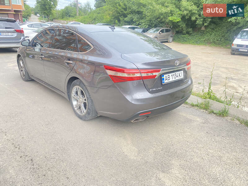 Седан Toyota Avalon 2014 в Виннице