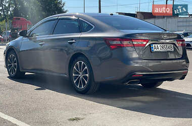 Седан Toyota Avalon 2015 в 