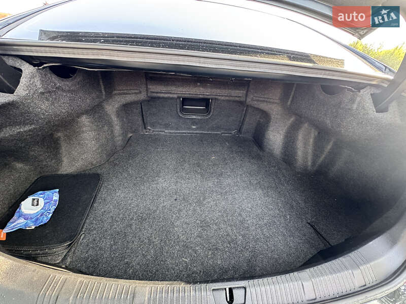 Седан Toyota Avalon 2016 в Киеве