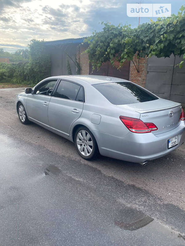 Седан Toyota Avalon 2005 в Виннице