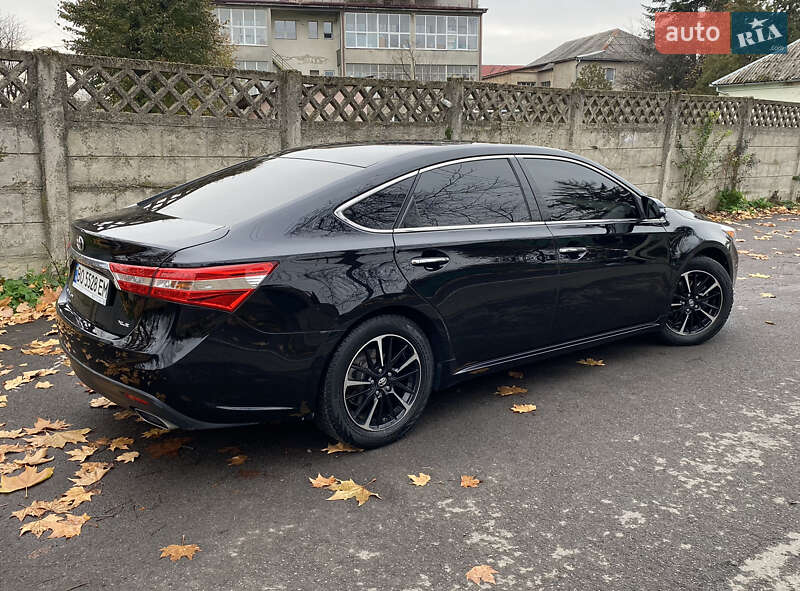 Седан Toyota Avalon 2013 в Бродах