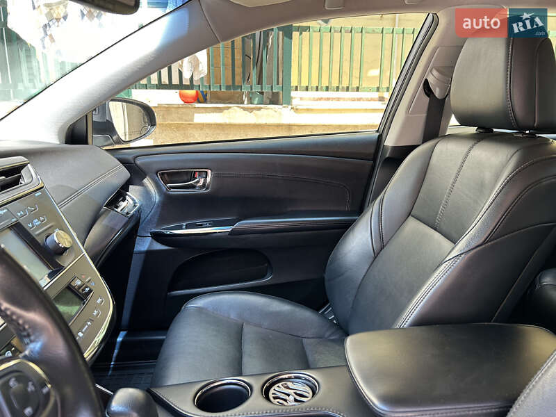 Седан Toyota Avalon 2016 в Володимирі