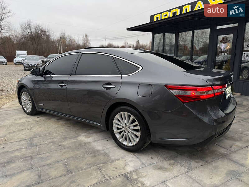 Седан Toyota Avalon 2013 в Ивано-Франковске