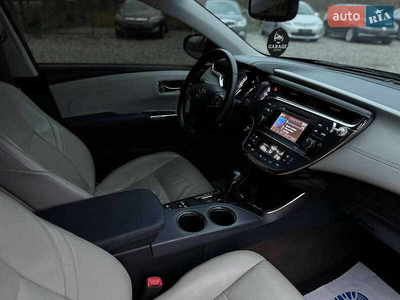 Седан Toyota Avalon 2013 в Ивано-Франковске