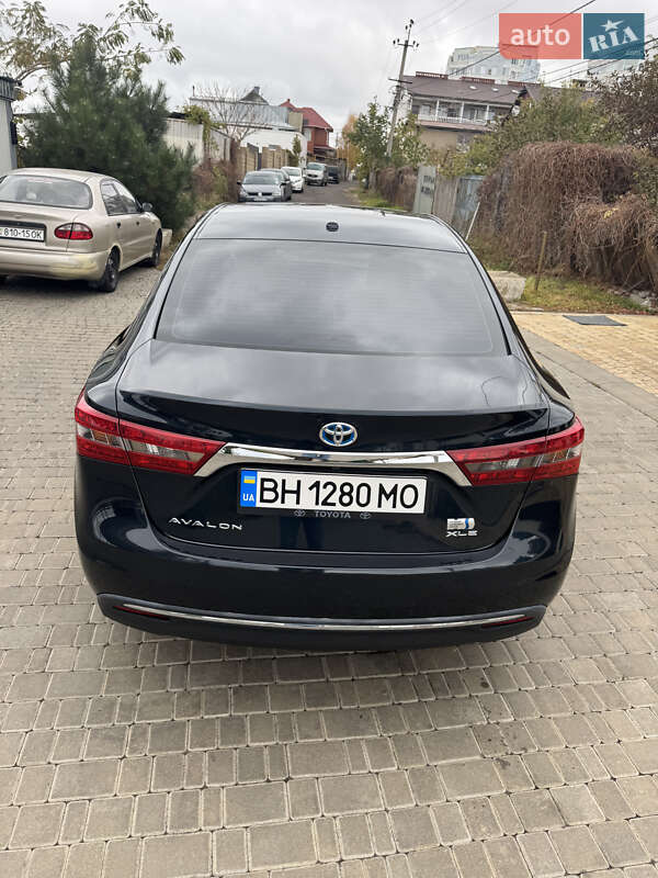 Седан Toyota Avalon 2015 в Чорноморську