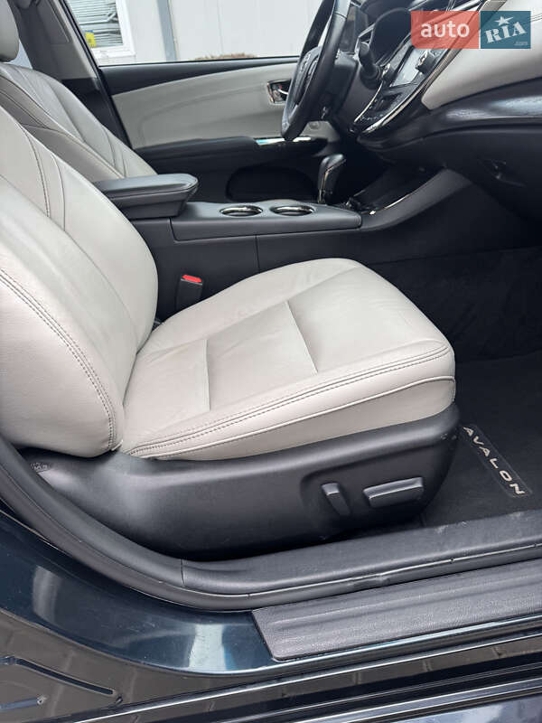 Седан Toyota Avalon 2015 в Чорноморську