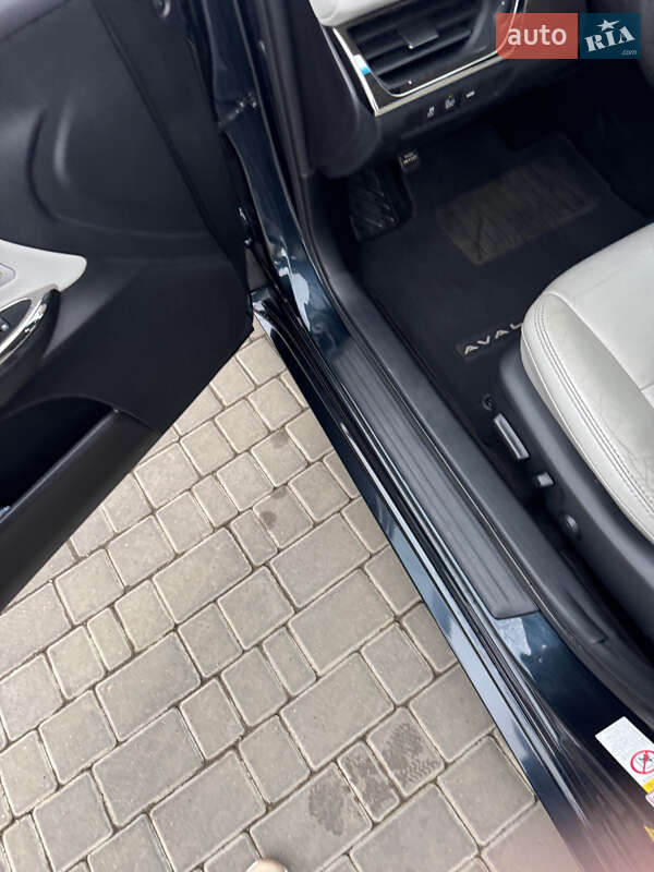 Седан Toyota Avalon 2015 в Чорноморську