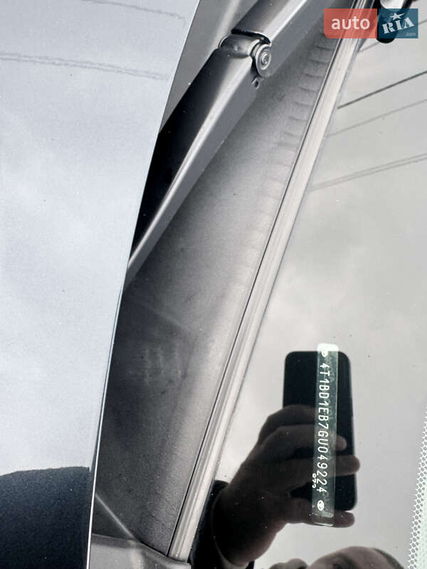 Седан Toyota Avalon 2015 в Чорноморську